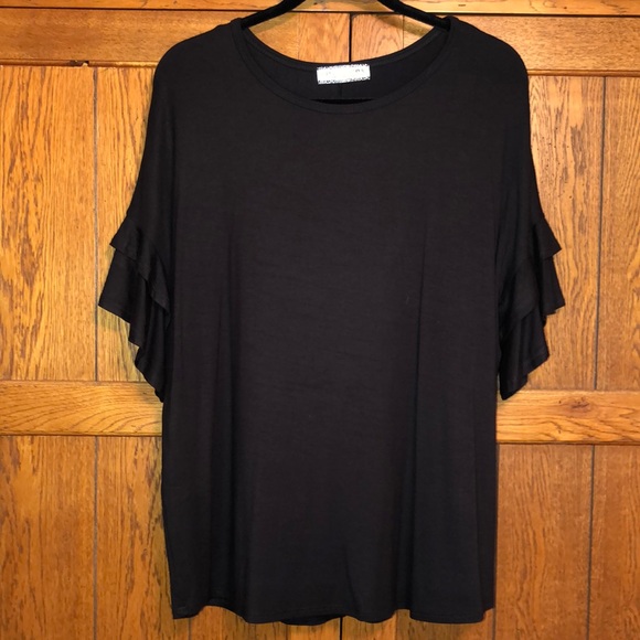 NWOT Giddy Up Glamour Black Top with Ruffle Sleeves L - Picture 2 of 5